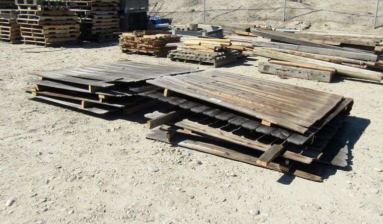 H-702 Wooden Picket Fencing