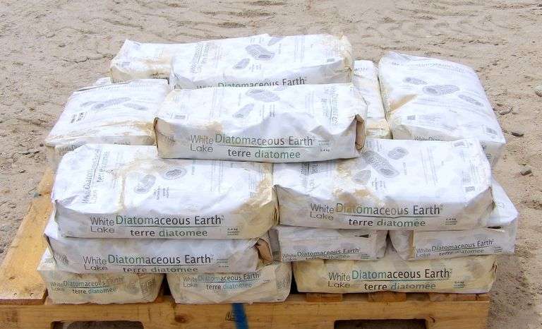H-748  White Lake Diatomaceous Earth (25)