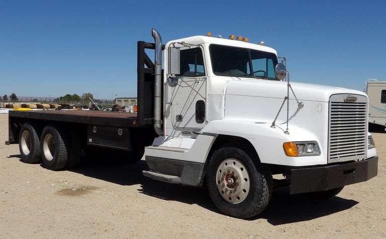 H-476 1997 Freightliner Truck