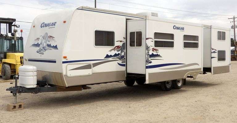 H-921 2004 Keystone Cougar Travel Trailer
