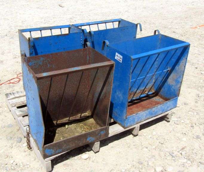 H-138 Hanging Horse Feeders