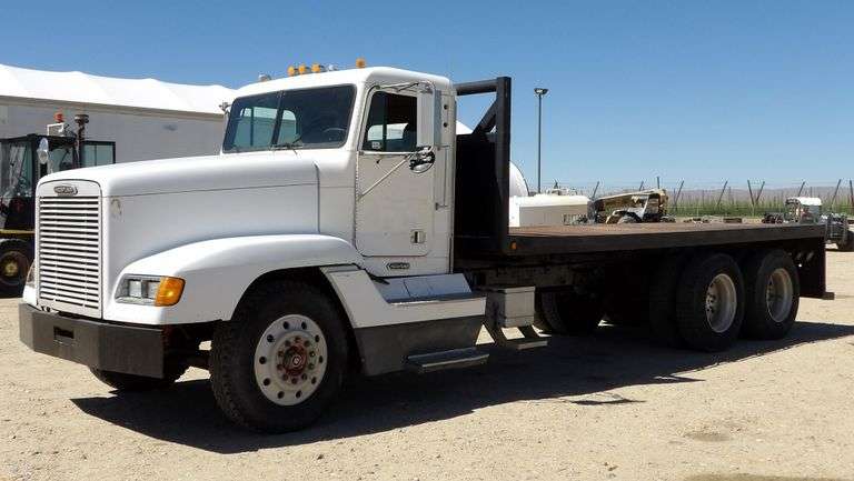 H-476 1997 Freightliner Truck