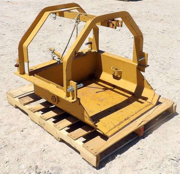 H-319 3-Point Scraper Bucket