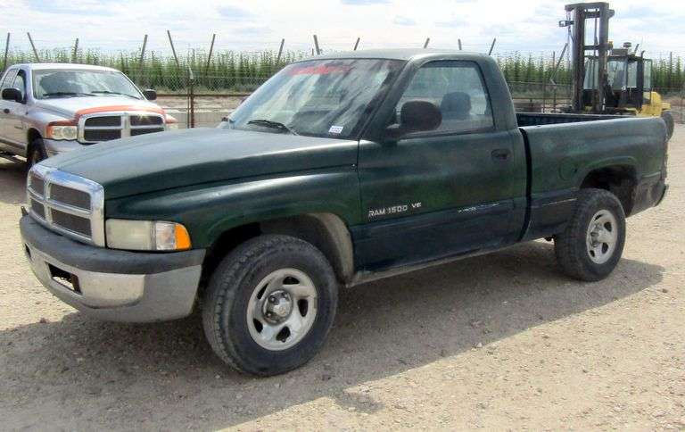 H-1067 1998 Dodge Ram 1500 Pickup