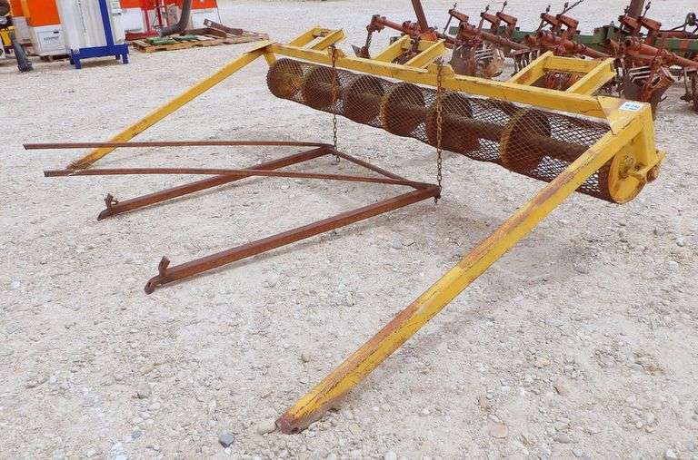 H-742  Bedding Roller