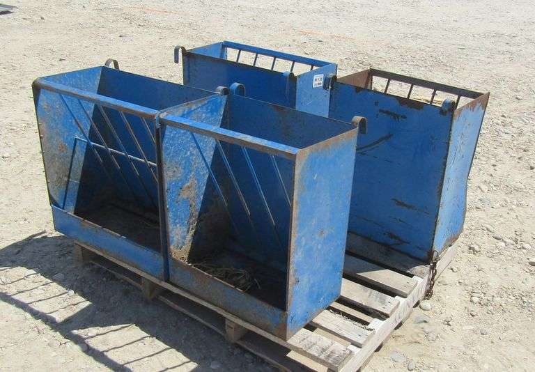 H-138 Hanging Horse Feeders