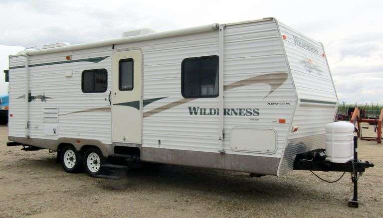 H-1096 2004 Fleetwood Wilderness Travel Trailer