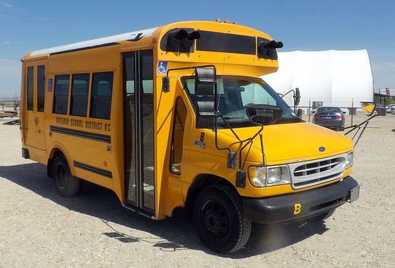 H-101 1998 Ford E-350 Bluebird School Bus