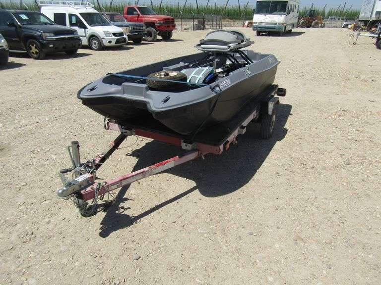 H-993 2018 Sun Dolphin Sportsman 10 Boat W/Trailer