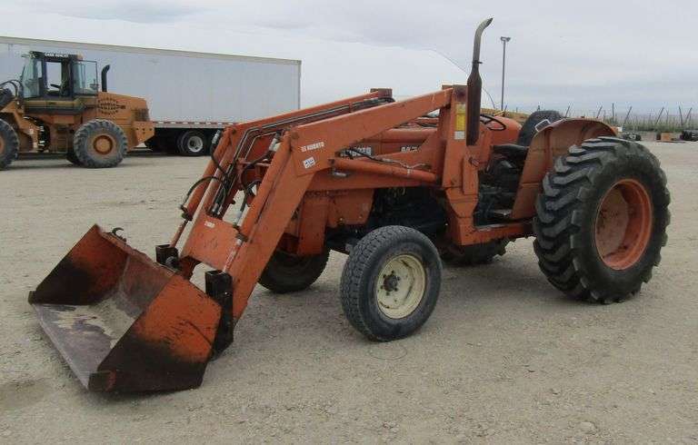 H-424 Kubota M7500 Tractor W/Front Loader
