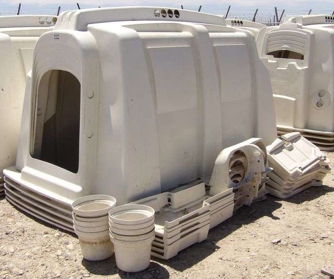 H-275 Calf Hutches (5)