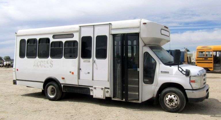 H-769  2012 Ford E-450 Shuttle Bus