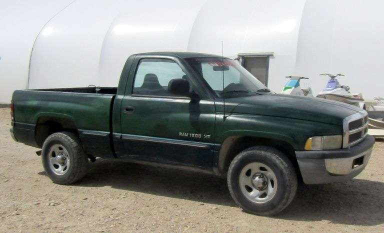 H-1067 1998 Dodge Ram 1500 Pickup
