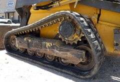H-335 John Deere 333D Skid Steer