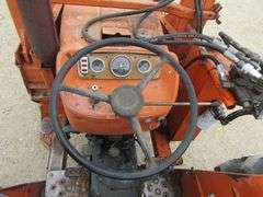 H-424 Kubota M7500 Tractor W/Front Loader