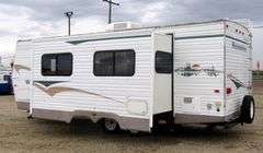 H-1096 2004 Fleetwood Wilderness Travel Trailer
