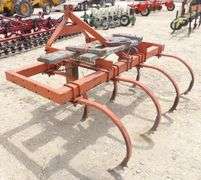H-160 Allis Chalmers 3 Point Chisel Plow
