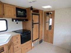 H-1096 2004 Fleetwood Wilderness Travel Trailer