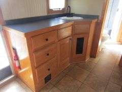 H-440 2004 Four Star LQ Horse Trailer