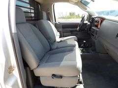 H-462 2006 Dodge Ram 2500 4X4 Flatbed Pickup