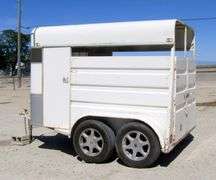 H-262  1978 2 Horse Trailer