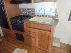H-922 2015 Wildwood 24' Travel Trailer