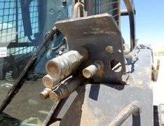 H-335 John Deere 333D Skid Steer