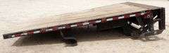 H-787 Flatbed W/ Lift Gate
