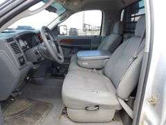 H-462 2006 Dodge Ram 2500 4X4 Flatbed Pickup