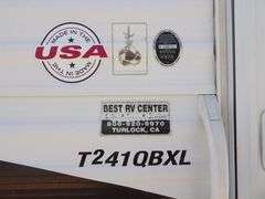 H-922 2015 Wildwood 24' Travel Trailer