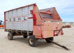 H-744  Gehl Feed Wagon