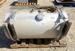 H-117  Semi Fuel Tank with Steps