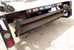 H-787 Flatbed W/ Lift Gate