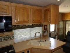 H-937 2003 Keystone Laredo Travel Trailer