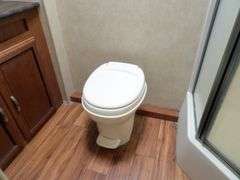 H-922 2015 Wildwood 24' Travel Trailer