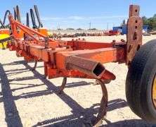 H-536 Chisel Plow