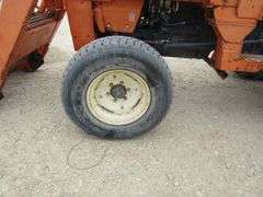 H-424 Kubota M7500 Tractor W/Front Loader
