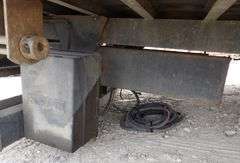 H-787 Flatbed W/ Lift Gate