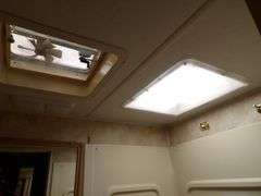 H-937 2003 Keystone Laredo Travel Trailer