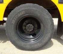 H-302  2004 International CE300 School Bus