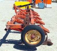 H-536 Chisel Plow