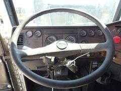 H-476 1997 Freightliner Truck