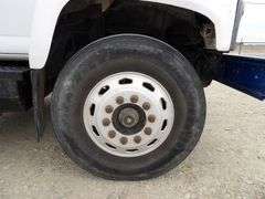 H-209 2006 Chevy C6500 Flatbed Service Truck