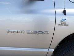 H-462 2006 Dodge Ram 2500 4X4 Flatbed Pickup