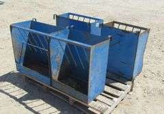 H-138 Hanging Horse Feeders