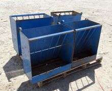 H-138 Hanging Horse Feeders