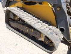 H-335 John Deere 333D Skid Steer