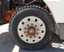 H-476 1997 Freightliner Truck