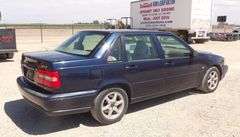H-1060 2000 Volvo S70