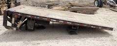 H-787 Flatbed W/ Lift Gate